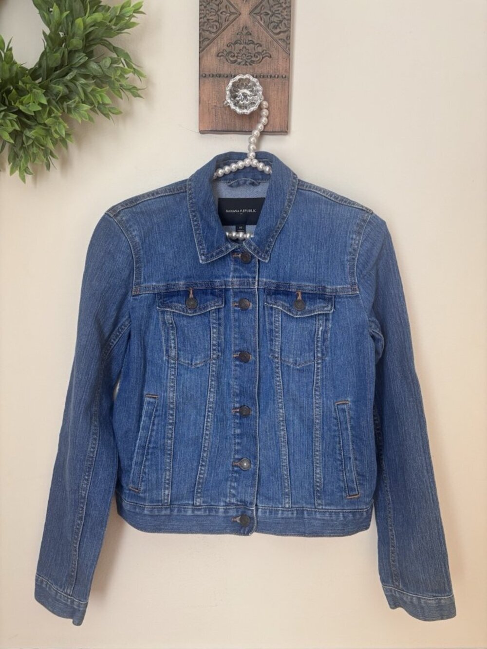 Banana Republic Womens Size XS Denim Trucker Jacket Medium Wash